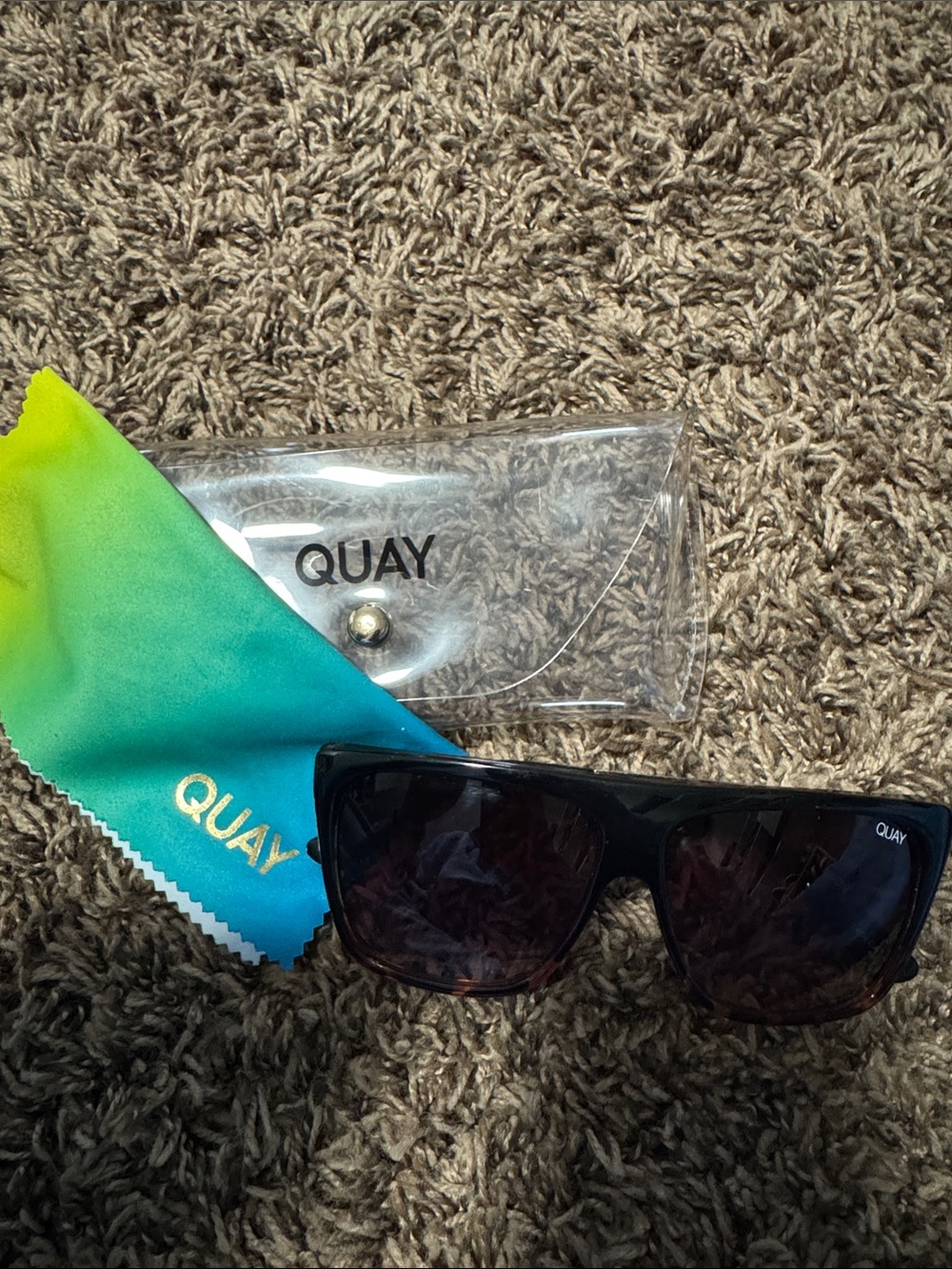 Quay Australia Black Frame Sunglasses with Gradient Teal-Yellow Cloth